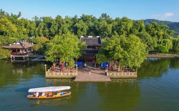 杭州平湖秋月恢复开放_腾讯新闻