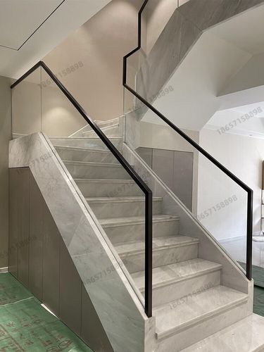 网红别墅超白钢化玻璃楼梯扶手栏杆现代简约轻奢中 超白玻 黑钛不锈钢