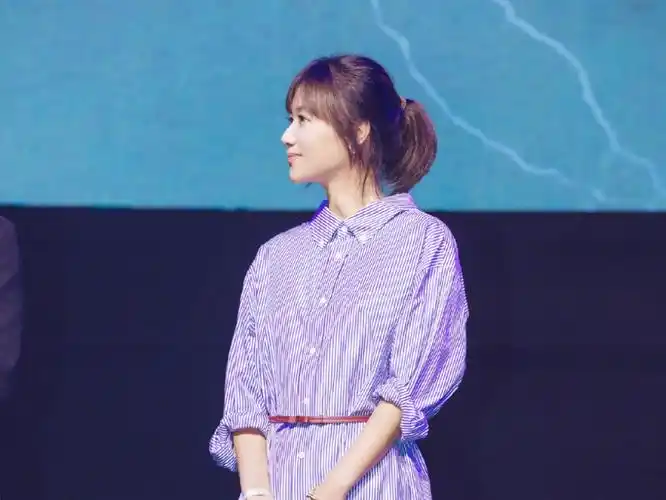 徐静蕾新造型跑偏了从文艺女神到时尚辣妹隔着一个发型的距离