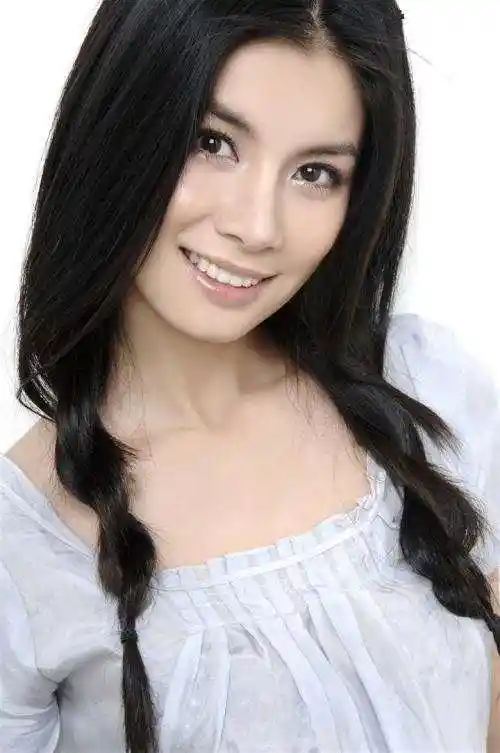 《我的体育老师》的"大村蜜"代安芬 生活里这么时尚|163_手机网易网