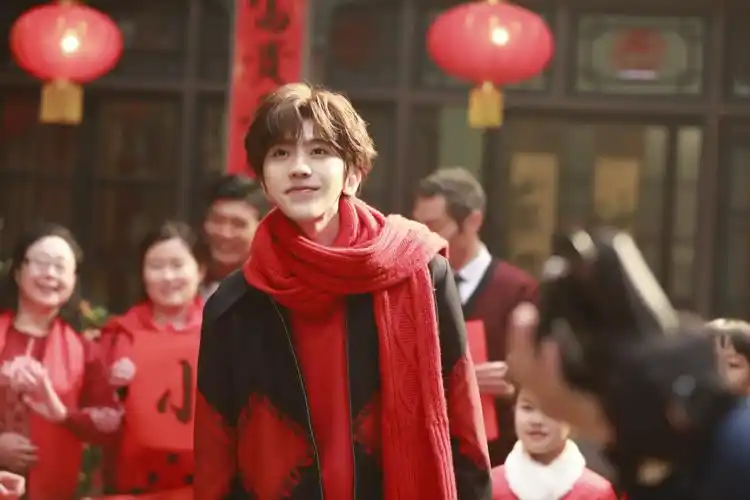 蔡徐坤 > 蔡徐坤新年喜庆帅气写真图片(6/10)蔡徐坤相关图片 推荐壁纸