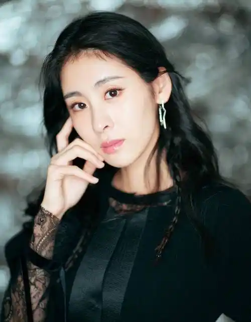 实锤!华晨宇发博承认有孩子,张碧晨偷偷去国外生下女儿_一个人_侵权_