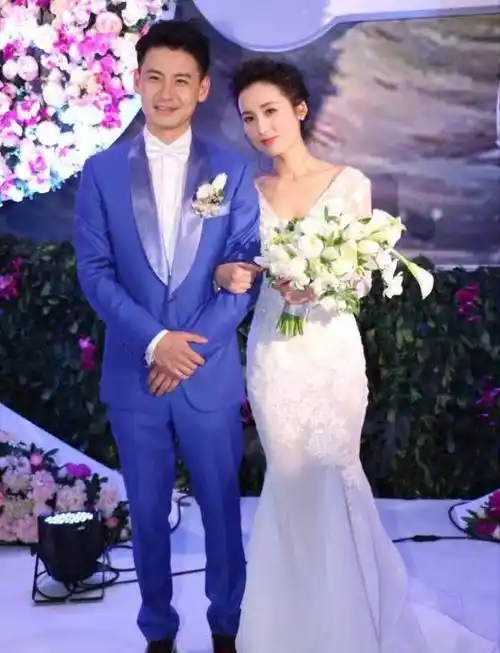 她因吃火锅和老公一见钟情,订婚到结婚仅17天,今被宠成小公主_吕一_泳