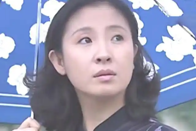 记得红花还曾在孙红雷主演的电视剧《征服》中扮演过刘华强的前妻