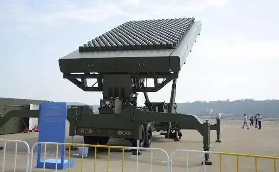 米波雷达在450公里的距离内探测到了f-22隐形战斗机