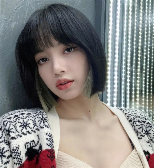 lisa短发造型绝绝子 时而甜美时而性感_明星发型 - 美发站