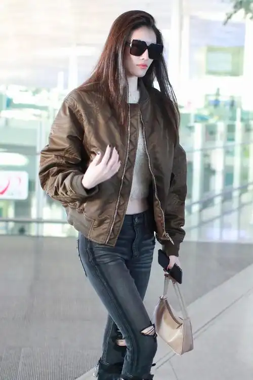 何穗现身北京机场 又是又美又飒的何仙姑_潮流街拍_时装_模特中国