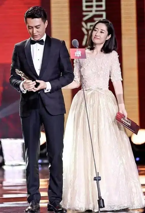 欢迎来到麦乐村靳东和刘敏涛竟然十搭了相识25年亲如姐弟