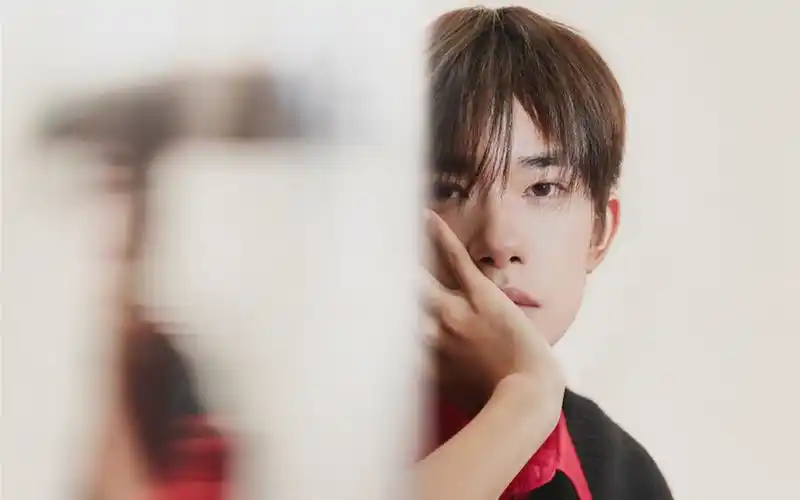 易烊千玺帅气生日写真图片桌面壁纸