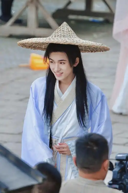 宋亚轩白衣古风造型##萌探探探案路透