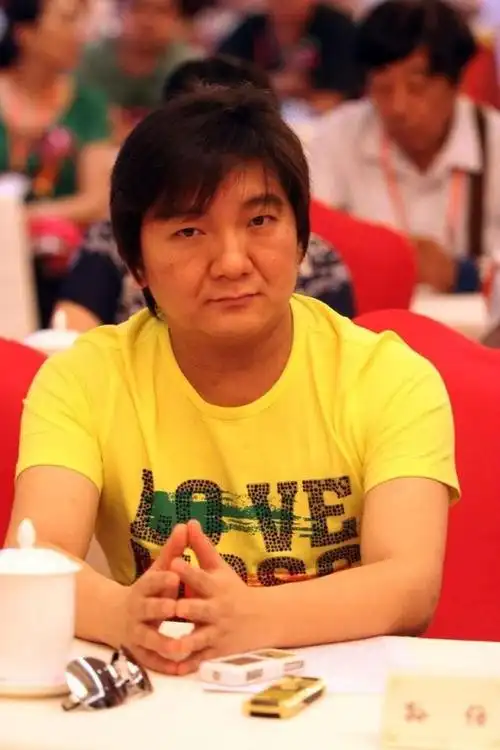 毕竟它可是打败周董和刀郎新曲,登顶排行榜榜首的音乐.