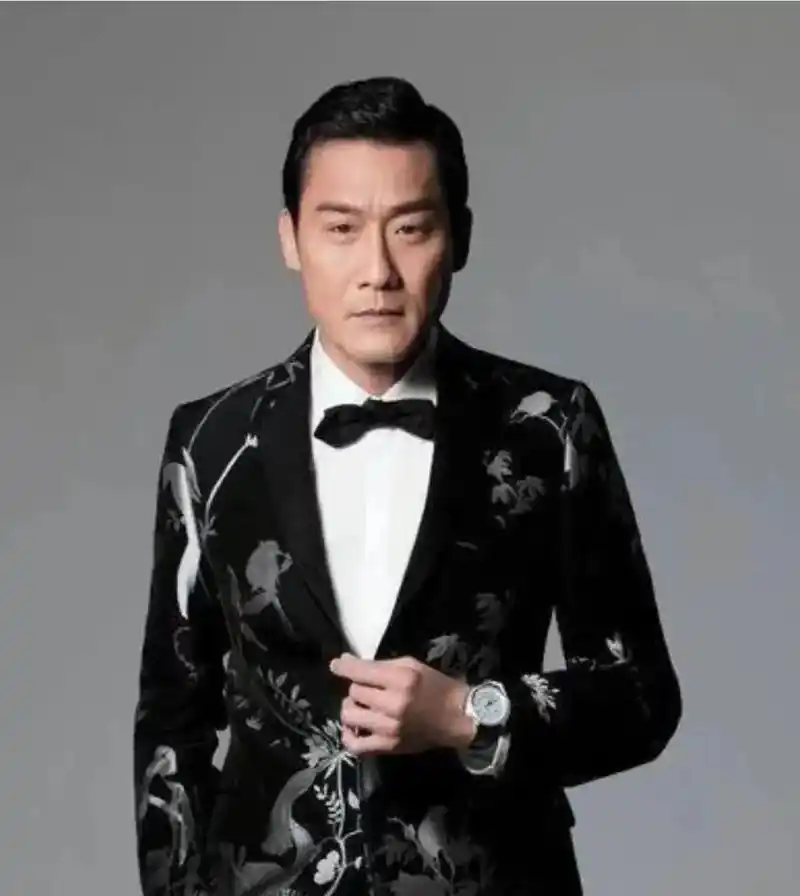 第8集:港台明星老照片之梁家辉.梁家辉(1958年2月1日— - 抖音