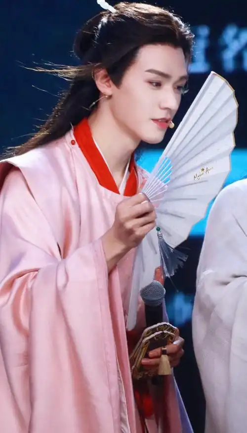 龚俊 温客行 @躁狂的暗暗