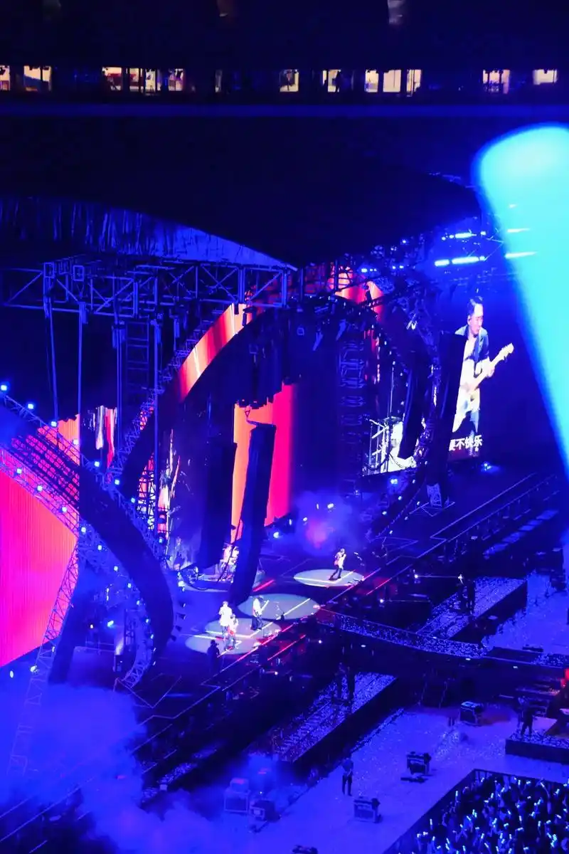 单反相机里的五月天演唱会现场图.鸟巢的风吹着五月的天的风,5 - 抖音