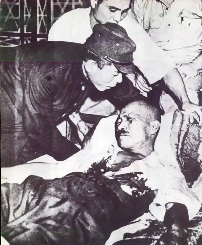 老照片:1948年12月23日,日本战犯东条英机绞刑现场