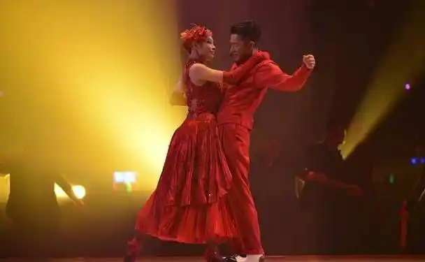 回顾赖文慧一直为刘德华伴舞称得上红颜知己如今41岁仍未婚