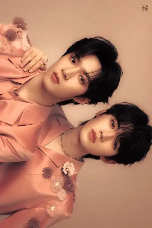 烟花升停在星夜##宋亚轩刘耀文新歌上线双人合照