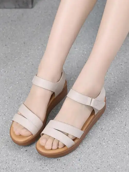 妈妈凉鞋女夏季平底软底舒适防滑中老年人中年4050岁老人奶奶