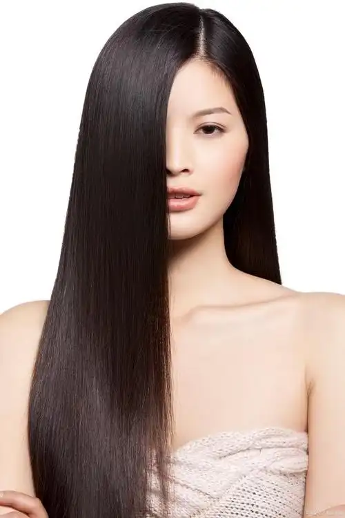 圆脸女生的时尚密码:解锁专属发型,绽放独特魅力!