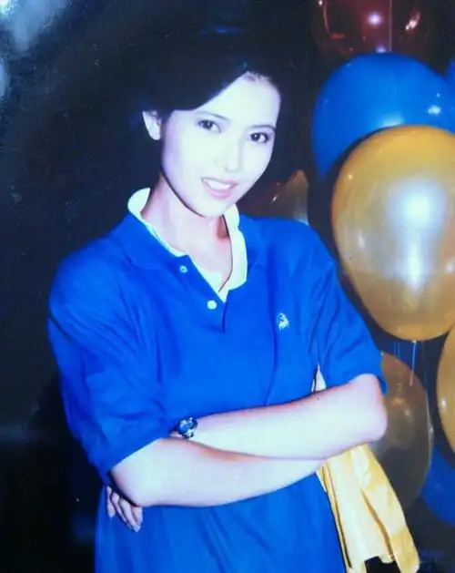 蓝洁瑛旧照搜集,长发撩人,短发清新,与刘德华的合照太配了