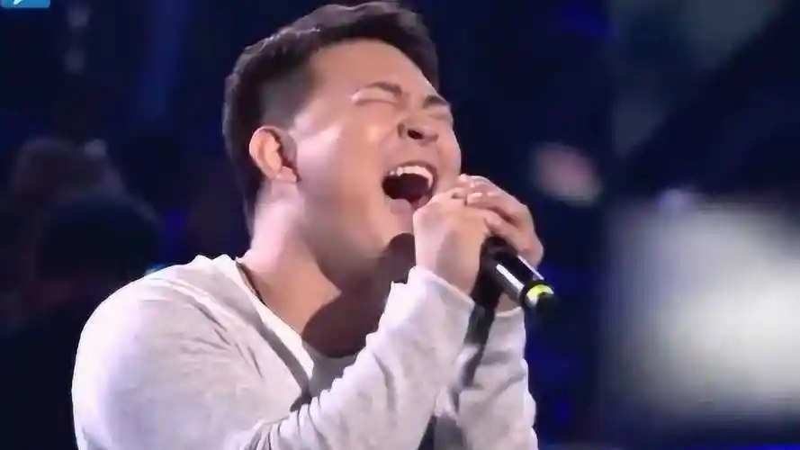 中国好声音这个男孩唱歌撕心裂肺表情狰狞网友很有故事