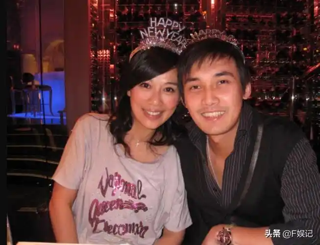 陈松伶张铎陈松伶晒与老公张铎的多张旧合照庆祝相识15年