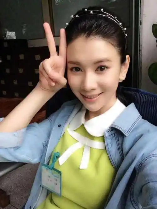 《我的体育老师》的"大村蜜"代安芬 生活里这么时尚|163_手机网易网