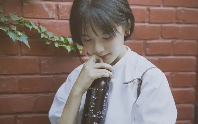 南笙姑娘日系轻复古写真高清桌面壁纸