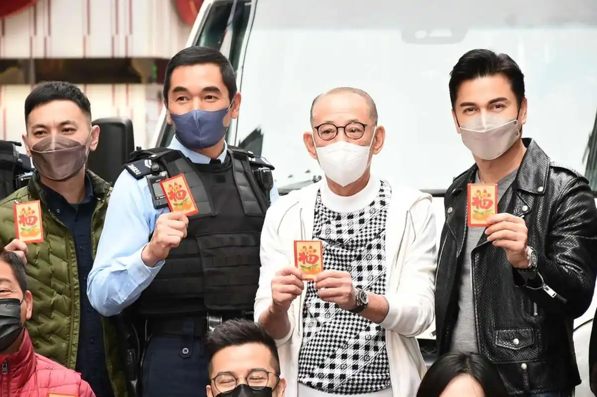 跛豪再现万千星辉!吕良伟新戏无惧动作难度 与新演员过招游刃有余