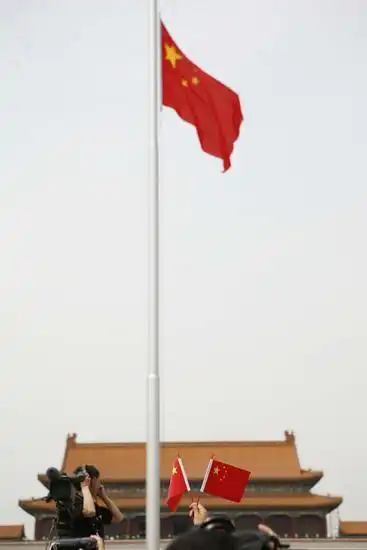 图文:飞扬的五星红旗