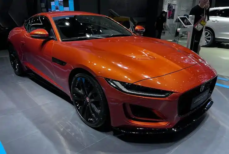 2022粤港澳车展丨尽显英国跑车优雅风范新款捷豹ftype亮相