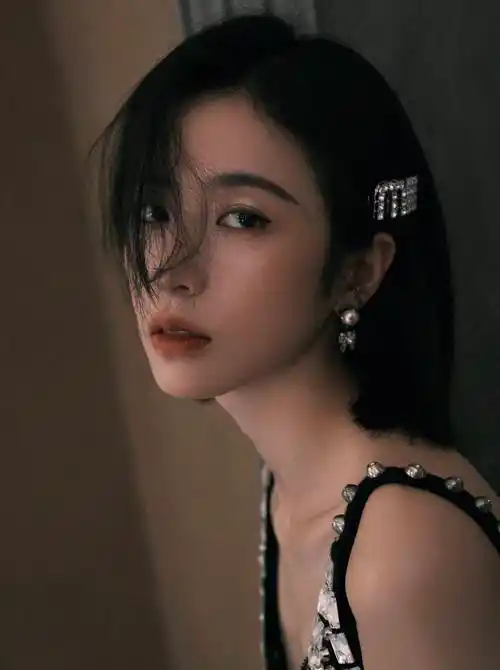 2021搜狐时尚盛典年度突破女明星提名周雨彤