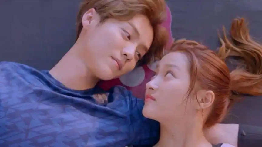 关晓彤卡点为鹿晗庆生!女友视角秀恩爱,官宣三年让人吃足狗粮