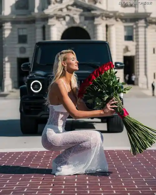 这位火辣美女出生在斯洛伐克共和国的首都布拉迪斯拉发,不仅长相甜美