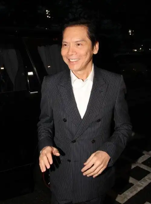 向华强的70大寿,港娱圈明星集体祝贺,现场充满家族的霸气与威严