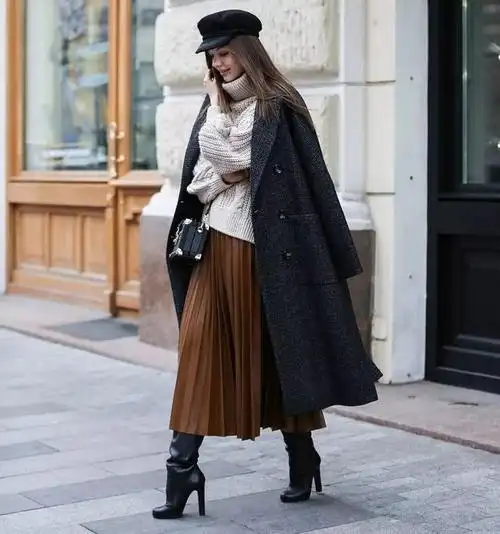 大衣要怎么穿才时髦,当然是敞开穿啦!