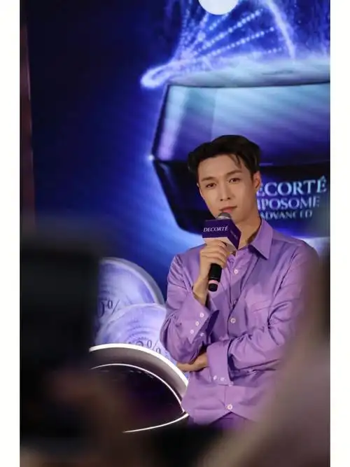 张艺兴绝美生图张艺兴