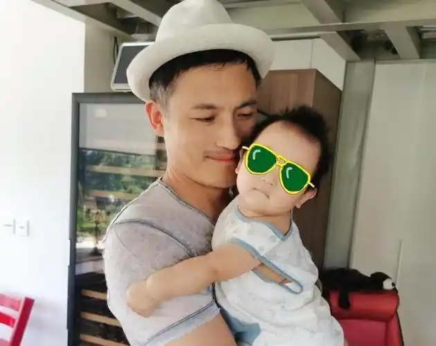 与孔琳同居,和柯蓝恋爱,如今却悄悄娶圈外人,他才是人间清醒|耿乐