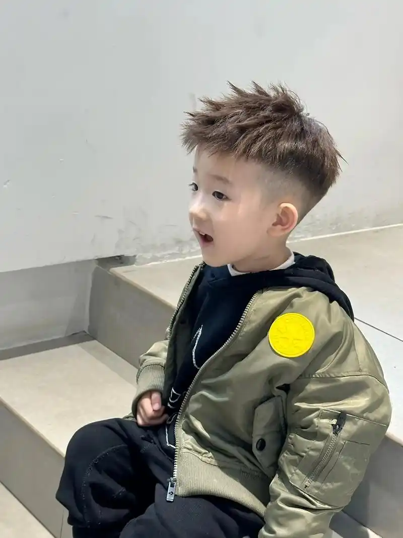 新发型来啦小渣男锡纸烫新鲜出炉啦 换发型成功👍