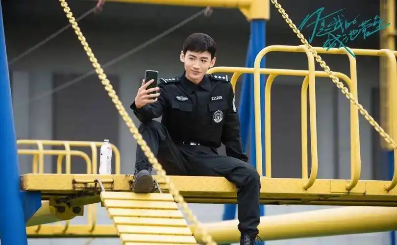 白敬亭饰演,小说《你是我的城池营垒》,电视剧《你