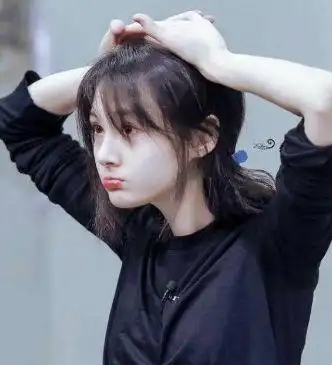 女星嘟嘴卖萌照,热巴可爱搞怪,颖儿被吐槽,而郑爽最让人惊艳!