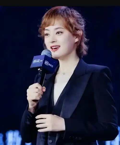 孙俪终于换对3款短发发型,从41岁美回20岁,一点不像当妈的人