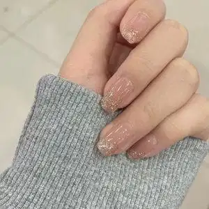 小红书同款穿戴甲裸粉渐变亮晶晶纯手工美甲简约大方显白美甲