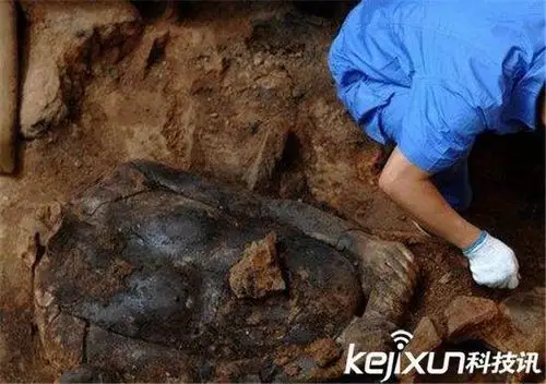 秦始皇陵首度曝光:秦始皇尸体让人"惊叹"