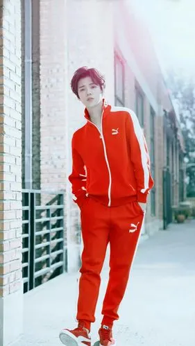 鹿晗m鹿m exo 微博截图 高清 明星小鲜肉 美男 美图 人物壁纸 杂志图