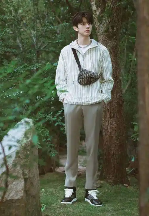 林一秋冬穿搭从森系男到运动男玩转各种风格