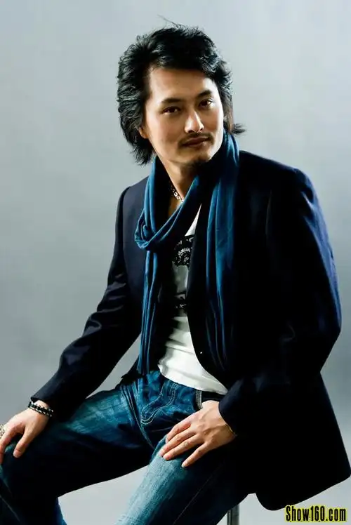 点击查看下一张 上传:歌手云飞 照片名:云飞 说明:云飞