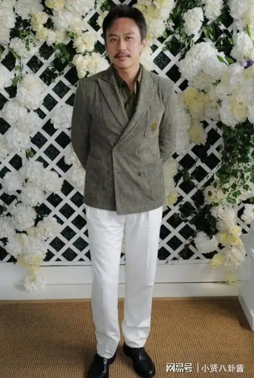 相差10岁同框似父女,baby腿部状态引争议|李晨|金宇彬|真人秀|投资者