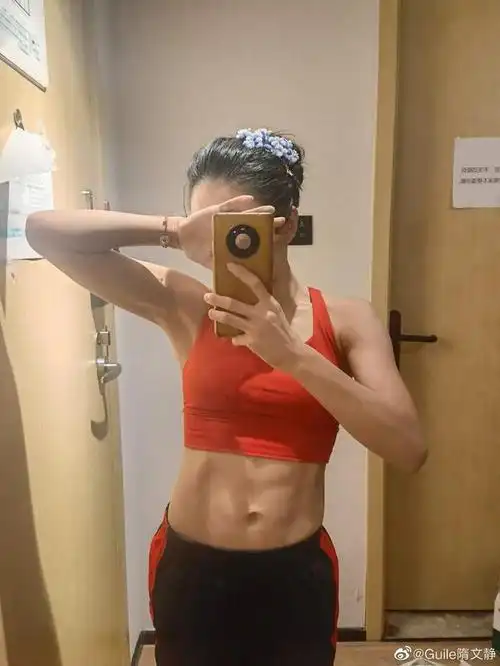 刷屏了中国花滑女神隋文静晒腹肌网友这是我做梦都不敢想的