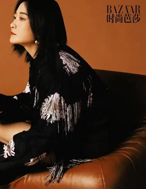 贾玲x时尚芭莎三月刊写真钟灵